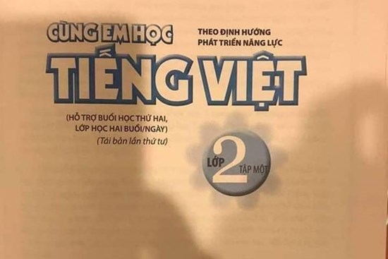 Sách Tiếng Việt lớp 2 khiến phụ huynh sửng sốt khi để học sinh kể chuyện: Nếu tớ thi trượt, bố sẽ cho đi làm xe ôm kiếm cơm