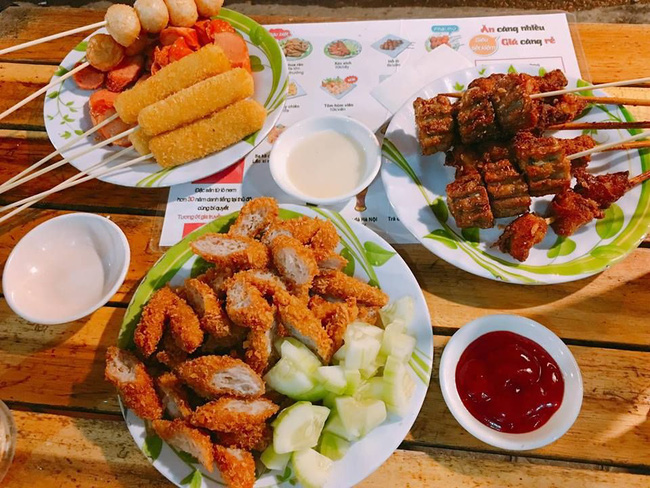 Nem chua rán vỉa hè siêu hút khách cả người lớn lẫn trẻ nhỏ: Chuyên gia cảnh báo những nguy cơ tiềm ẩn-4