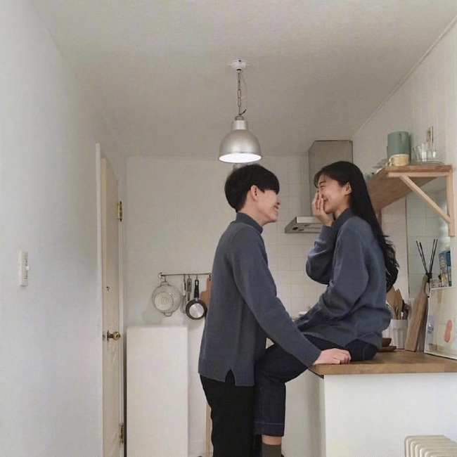 Chỉ một hành động trên điện thoại, cô gái bóc mẽ được tính cách đáng ngờ của chồng sắp cưới và cái kết dứt khoát từ cú đấm phẫn nộ-2