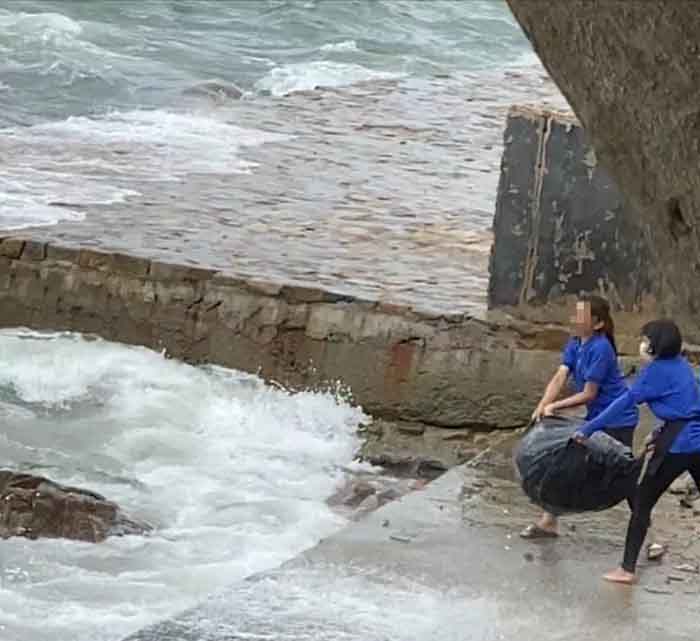 Chủ quán cà phê vứt hàng tải rác xuống biển Vũng Tàu: Rác từ đại dương trôi vào, nhân viên thu gom trả lại xuống biển-1