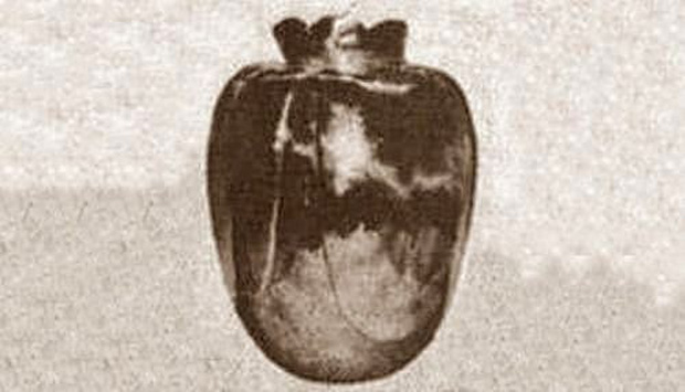 Lạnh tóc gáy với lời nguyền chết chóc trong 25 món đồ bị ám, có những thứ vừa ngồi lên đã thiệt mạng (Phần 1)-10