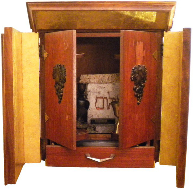 Lạnh tóc gáy với lời nguyền chết chóc trong 25 món đồ bị ám, có những thứ vừa ngồi lên đã thiệt mạng (Phần 1)-11