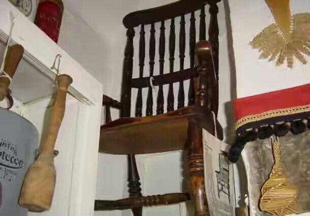 Lạnh tóc gáy với lời nguyền chết chóc trong 25 món đồ bị ám, có những thứ vừa ngồi lên đã thiệt mạng (Phần 1)-3