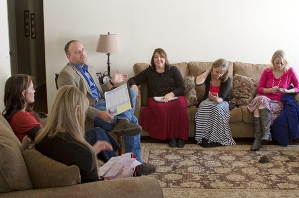 Đại gia lấy 5 vợ, luân phiên ngủ với mỗi vợ mỗi tối thứ 5 hàng tuần-4