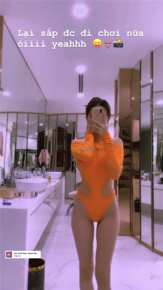 Chỉ có thể là Ngọc Trinh: Quất bộ đồ bơi cắt khoét bạo liệt hở như không mặc, nhìn cũng thấy đỏ mặt dùm-3