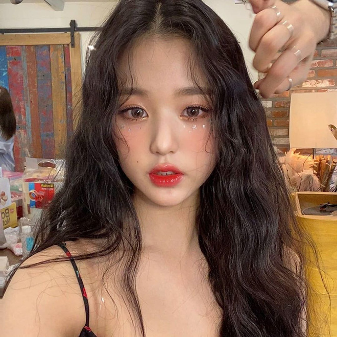 5 kiểu tóc uốn chuẩn mùa thu của sao Hàn, bạn diện theo vừa ăn gian tuổi siêu phàm lại còn sang xịn-2