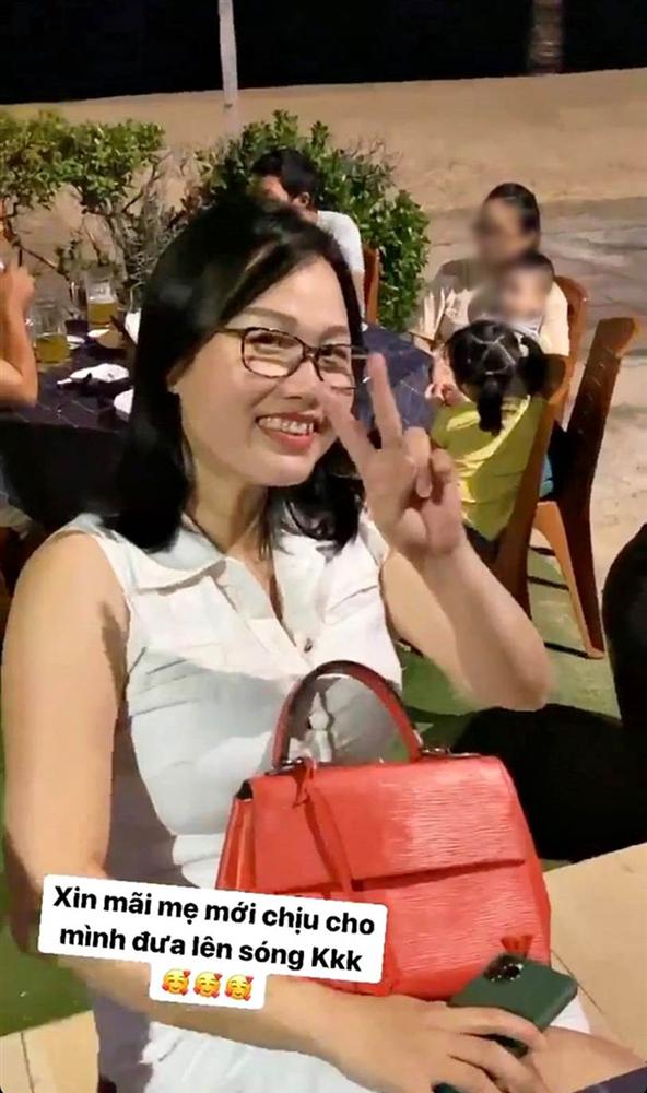 Huỳnh Anh để lộ ảnh mẹ ruột, hóa ra bạn gái Quang Hải trẻ trung xinh xắn bởi thừa hưởng toàn bộ nét đẹp của mẹ-1