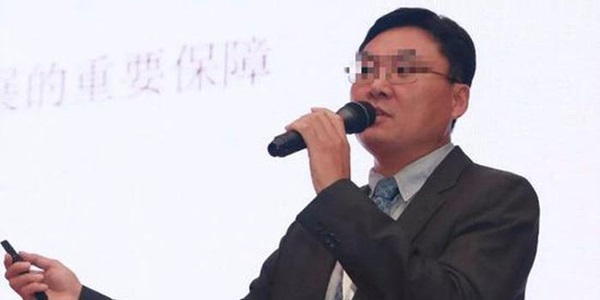 Tình tiết mới trong vụ tẩy não xâm hại con gái nuôi chấn động năm 2020: Loạt chứng cứ không thể kết tội nghi phạm, dư luận tiếp tục phẫn nộ-1