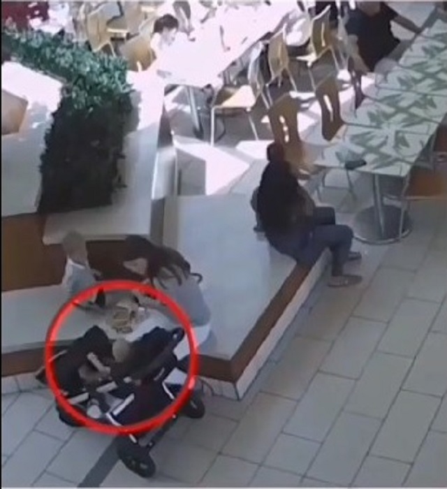 3 phút nín thở theo dõi cảnh tượng cứu sống bé gái 14 tháng tuổi bị ngạt thở do hóc nghẹn thức ăn-1