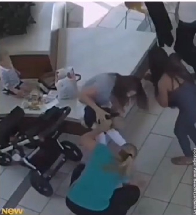 3 phút nín thở theo dõi cảnh tượng cứu sống bé gái 14 tháng tuổi bị ngạt thở do hóc nghẹn thức ăn-2