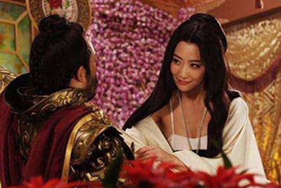 Cơn ghen của đế vương khi bị