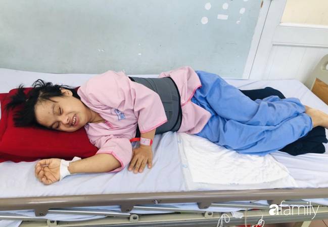 Cô gái 26 tuổi mắc bệnh Down bị bỏ rơi 20 năm nay lại gặp tai nạn lâm nguy, bệnh viện khẩn cầu cộng đồng giúp đỡ-4