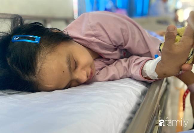 Cô gái 26 tuổi mắc bệnh Down bị bỏ rơi 20 năm nay lại gặp tai nạn lâm nguy, bệnh viện khẩn cầu cộng đồng giúp đỡ-5