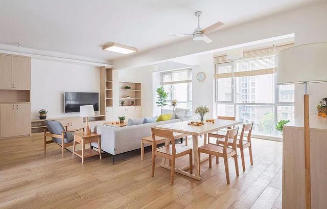 Ai nói ghế sofa bắt buộc phải được kê dựa vào tường? Hãy phá vỡ bố cục truyền thống này để căn phòng rộng rãi và tiện nghi hơn gấp bội-5