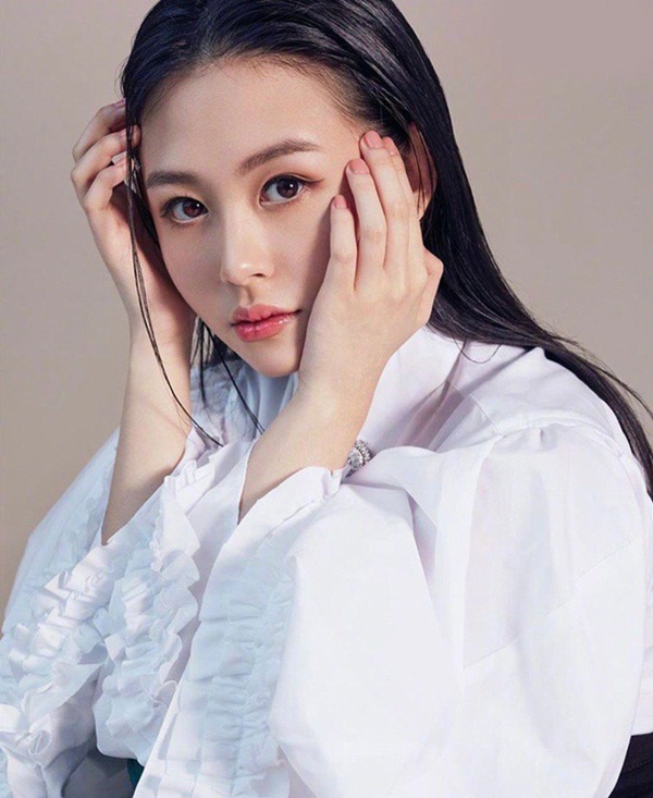 Cuộc sống sang chảnh của ái nữ nhà 3 ông trùm, bà hoàng” Cbiz: Con gái bom sex” Khâu Thục Trinh sống xa hoa trong căn hộ tiền tỷ, ái nữ Lý Liên Kiệt xuất sắc theo học Harvard-2