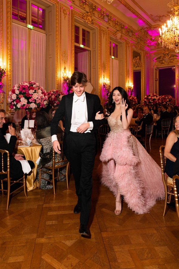 Cuộc sống sang chảnh của ái nữ nhà 3 ông trùm, bà hoàng” Cbiz: Con gái bom sex” Khâu Thục Trinh sống xa hoa trong căn hộ tiền tỷ, ái nữ Lý Liên Kiệt xuất sắc theo học Harvard-8