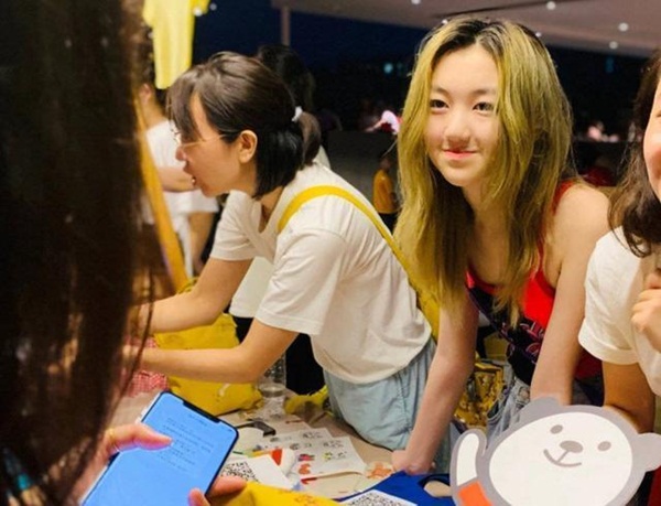 Cuộc sống sang chảnh của ái nữ nhà 3 ông trùm, bà hoàng” Cbiz: Con gái bom sex” Khâu Thục Trinh sống xa hoa trong căn hộ tiền tỷ, ái nữ Lý Liên Kiệt xuất sắc theo học Harvard-20