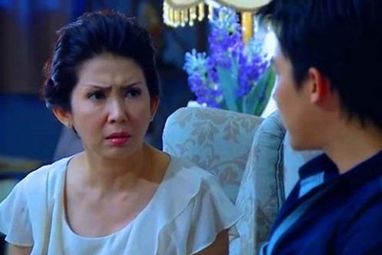 Choáng váng đến ứ nghẹn khi nghe được cuộc thương lượng giữa mẹ tôi với chị công nhân quá lứa lỡ thì