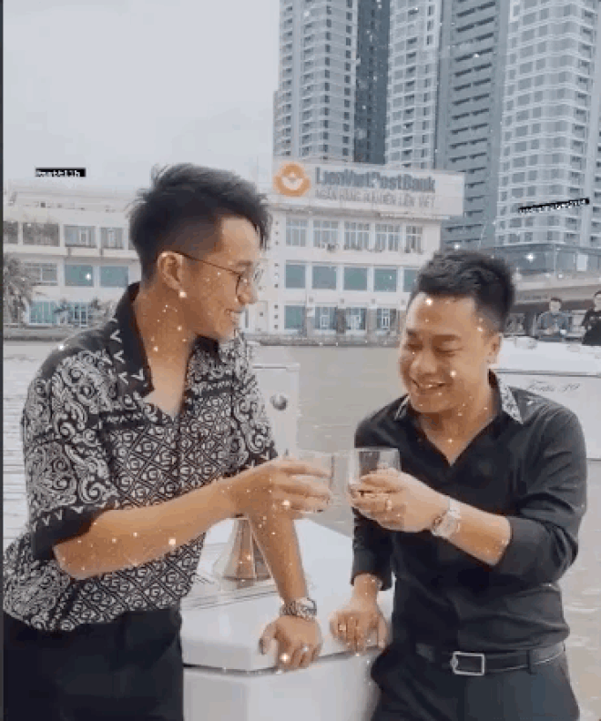 Bạn trai Hương Giang đọ bạn trai Hoà Minzy: 2 thiếu gia với tài sản khủng, cưng chiều người yêu trên mạng cho đến ngoài đời-1