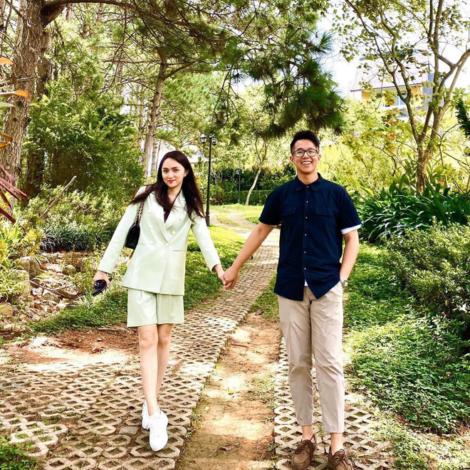 Bạn trai Hương Giang đọ bạn trai Hoà Minzy: 2 thiếu gia với tài sản khủng, cưng chiều người yêu trên mạng cho đến ngoài đời-14