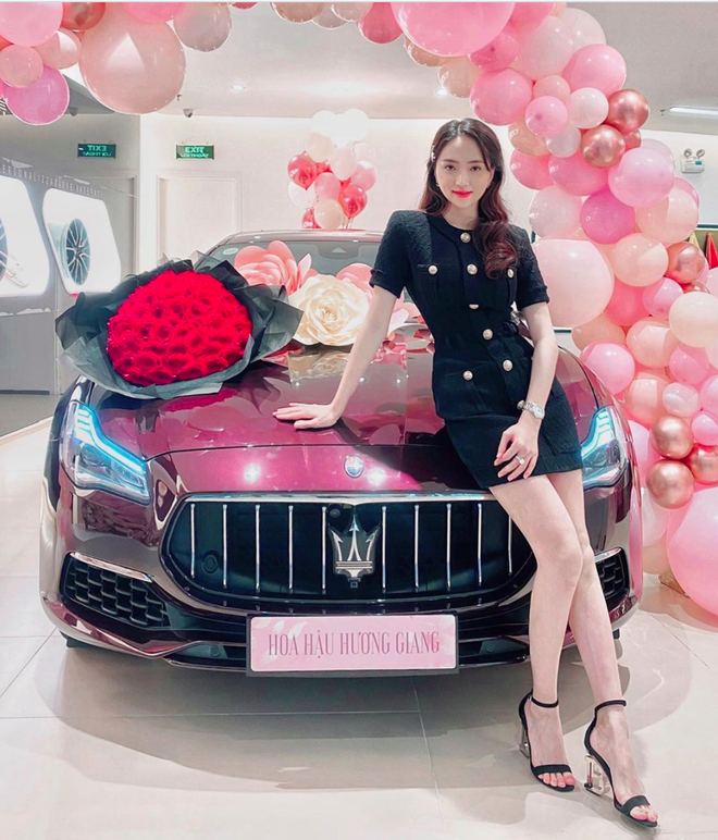 Bạn trai Hương Giang đọ bạn trai Hoà Minzy: 2 thiếu gia với tài sản khủng, cưng chiều người yêu trên mạng cho đến ngoài đời-21