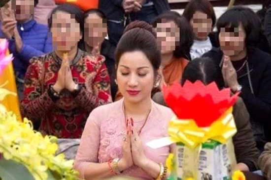 Cùng tội danh, vợ Đường Nhuệ bực tức tại tòa vì bản án bị đề nghị ngang Giám đốc Trung tâm dịch vụ đấu giá