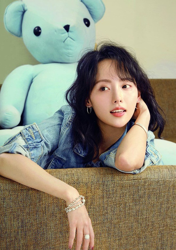 Mẹ chồng - nàng dâu giới siêu giàu Cbiz: Người bị đuổi ra khách sạn, kẻ quỳ gối rửa chân-12