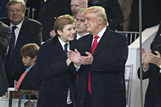 Ngoài diện mạo lạnh lùng khí chất, Hoàng tử Nhà Trắng Barron Trump còn gây sốt khi chơi thể thao, nổi bật hơn tất thảy-1