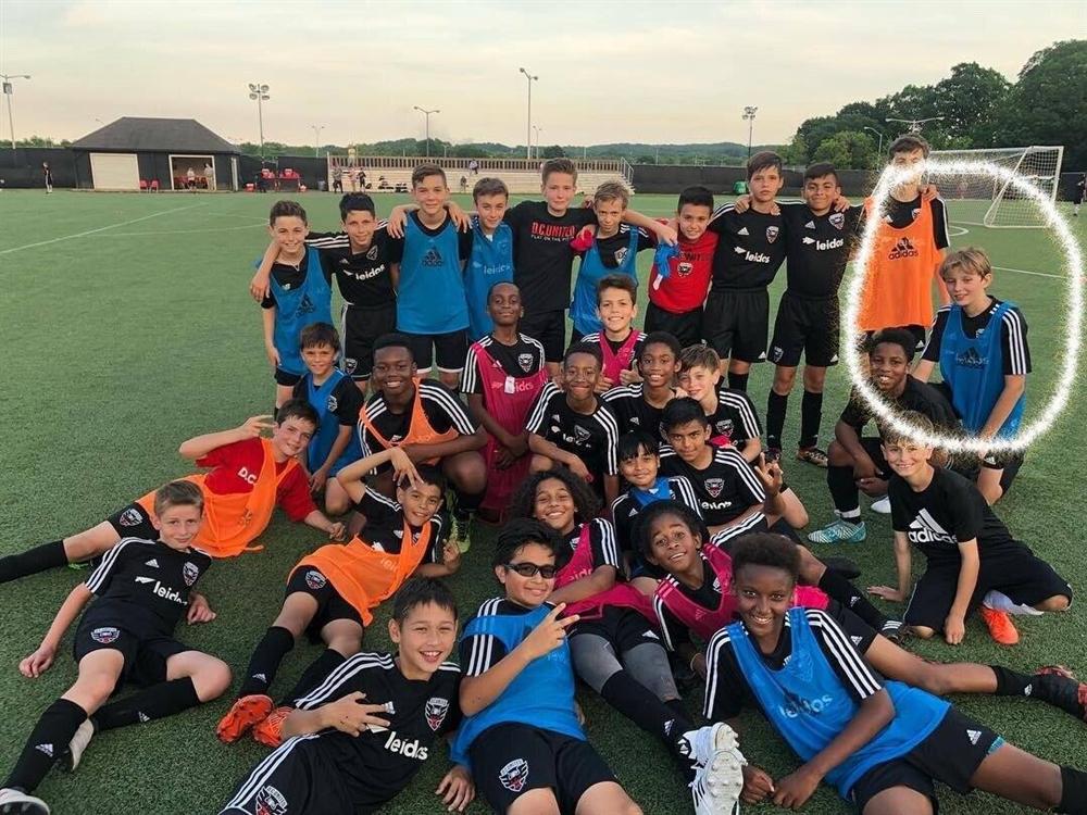 Ngoài diện mạo lạnh lùng khí chất, Hoàng tử Nhà Trắng Barron Trump còn gây sốt khi chơi thể thao, nổi bật hơn tất thảy-3