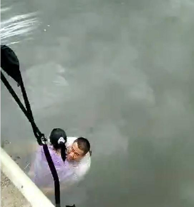 Nữ sinh 14 tuổi nhảy sông tử tự trước khai giảng, người mẹ sững sờ nghe cảnh sát báo lý do-1