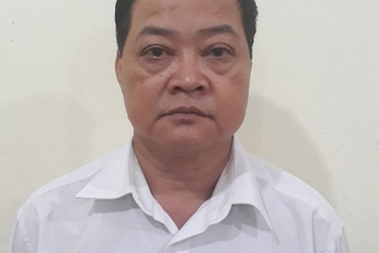 Phó hiệu trưởng cùng giáo viên tổ chức tiệc ma túy ngay tại trường học