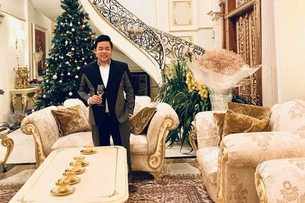 41 tuổi, Quang Lê giàu có, nổi tiếng, đời tư ồn ào nhưng vẫn lẻ bóng-4