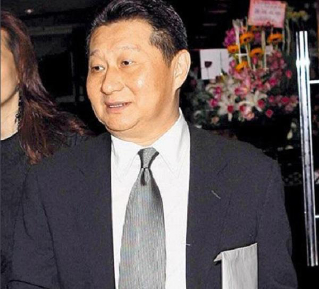 Bị chồng tỷ phú phản bội, cô vợ dứt khoát ly hôn để rồi trả đũa bằng cách kết hôn với người đàn ông có thân phận không tưởng-1