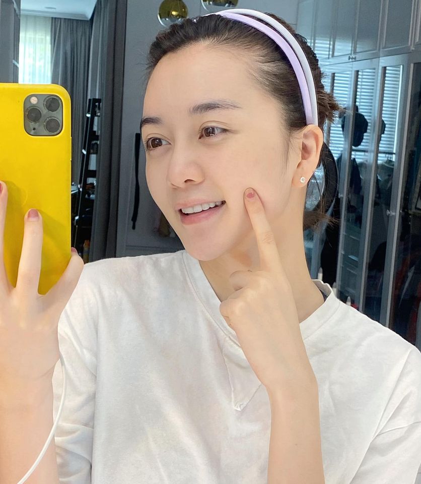 Rửa mặt theo cách của phụ nữ Nhật, Thiều Bảo Trang khoe thành quả da căng mịn, trắng như phát sáng ở tuổi 29-1