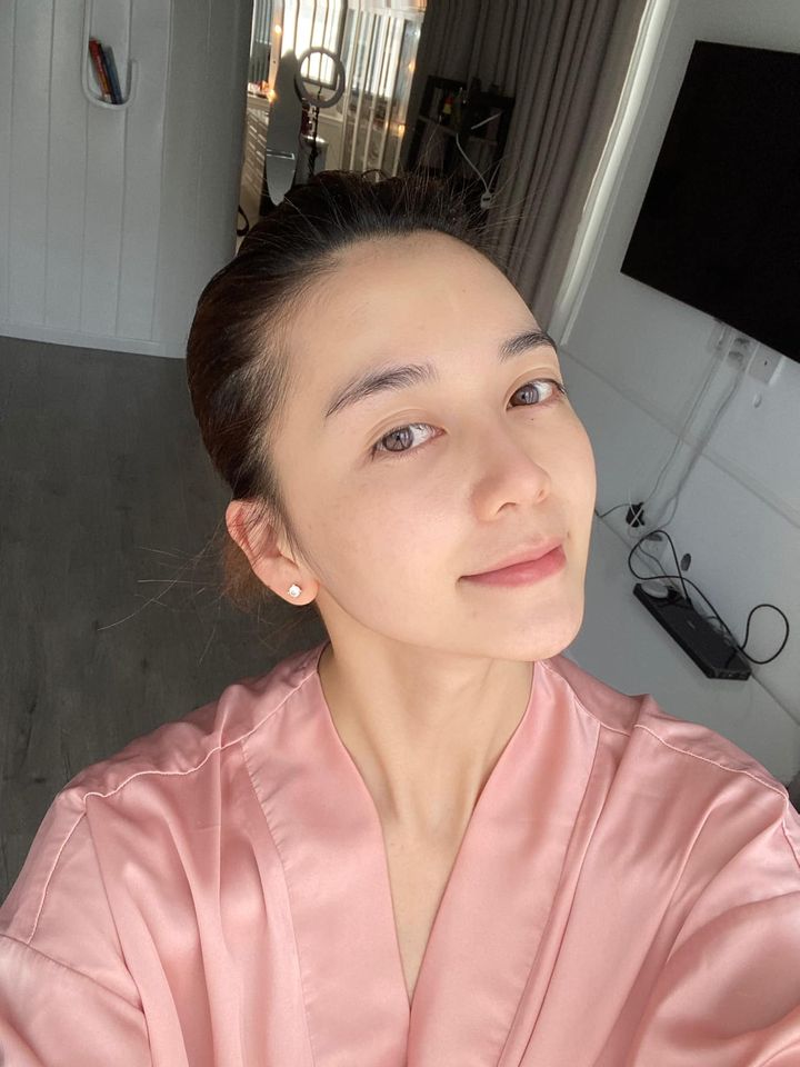 Rửa mặt theo cách của phụ nữ Nhật, Thiều Bảo Trang khoe thành quả da căng mịn, trắng như phát sáng ở tuổi 29-3