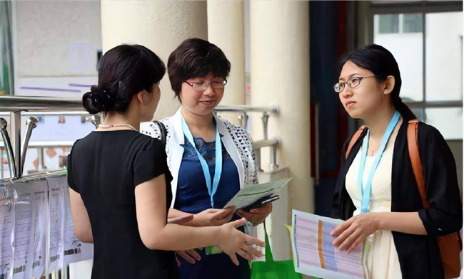 Đây là 4 kiểu phụ huynh gây phiền toái vô cùng, giáo viên nhiều khi bực bội lắm nhưng ngại không muốn nói thẳng-1