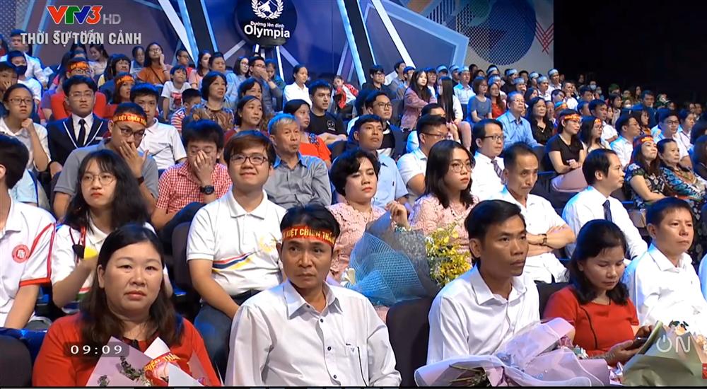 Sự cố hy hữu ngay trên sóng trực tiếp Olympia khiến 2 MC phải lập tức chữa cháy-4