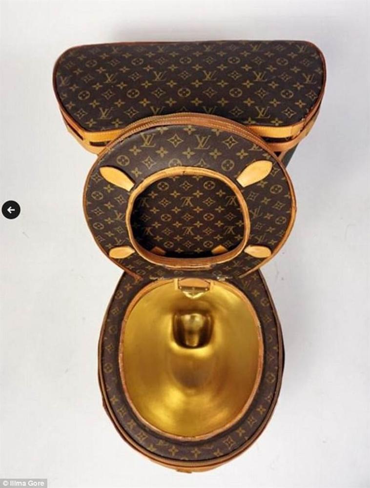 Chiêm ngưỡng bệ xí mạ vàng bọc da Louis Vuitton sang chảnh, tổng trị giá 2,3 tỷ đồng-3
