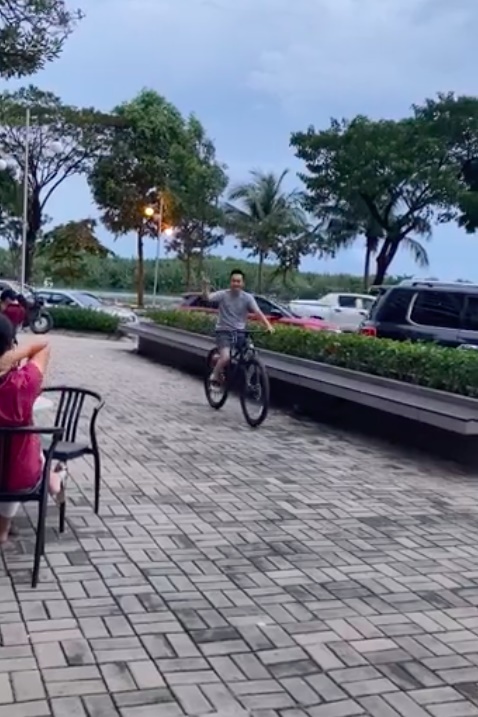 Cường Đô La than thở việc ở nhà chăm con gái cho Đàm Thu Trang lái siêu xe bạc tỉ đi cafe chiều chủ nhật-3