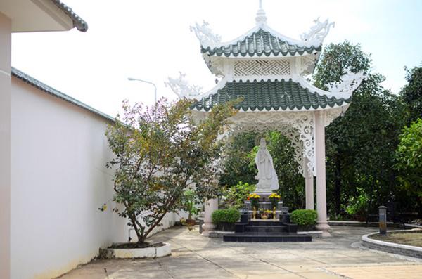 Những mỹ nhân Việt nức tiếng 1 thời giờ ở cơ ngơi khủng, mẹ chồng Hà Tăng cũng góp mặt-6