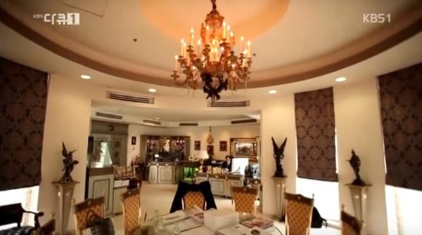 Những mỹ nhân Việt nức tiếng 1 thời giờ ở cơ ngơi khủng, mẹ chồng Hà Tăng cũng góp mặt-9