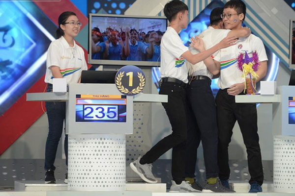 Thu Hằng bị chê là quán quân vô duyên nhất lịch sử, nhà báo Hoàng Nguyên Vũ lên tiếng: Tại sao lại bắt em phải trở thành hoa hậu thân thiện?-10