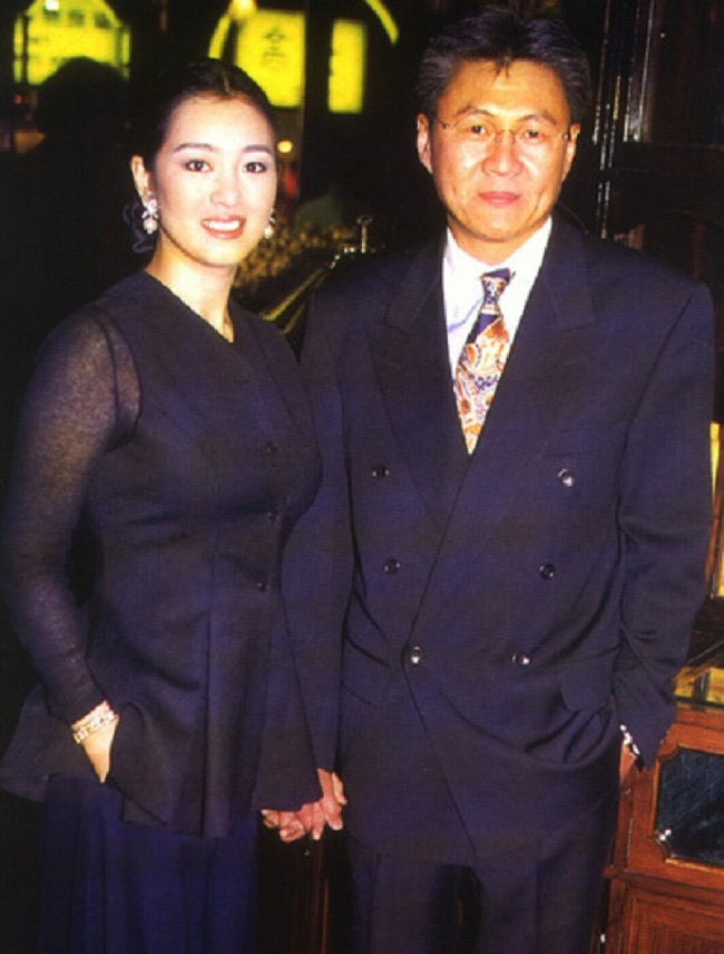 Cái kết của dàn mỹ nhân Hoa ngữ sau khi cùng đại gia chung hoạn nạn: Người hạnh phúc viên mãn, kẻ bị bỏ rơi rồi tự tử không thành-2