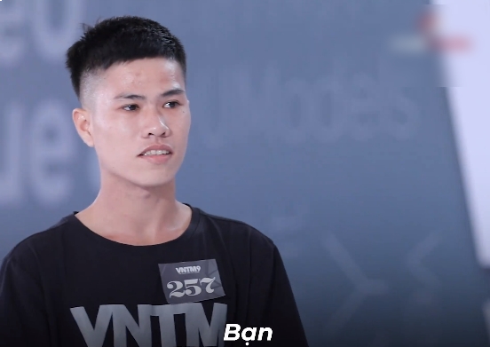 Vietnams Next Top Model: Nam Trung bỗng hiền” không ngờ, lên tiếng nhắc nhở Mâu Thủy điều không nên nói với thí sinh-1