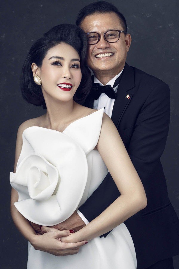 Bầu tuổi 39, HH Hà Kiều Anh bị tai nạn phải vứt bỏ ôtô, giờ đứa trẻ đẹp như tiên-9