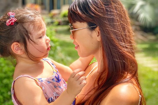 Thời đi học Hà Anh nghĩ ba 'phát xít' vì cấm cản yêu đương, nhưng khi làm mẹ rồi siêu mẫu thấy rõ phụ huynh không sai!