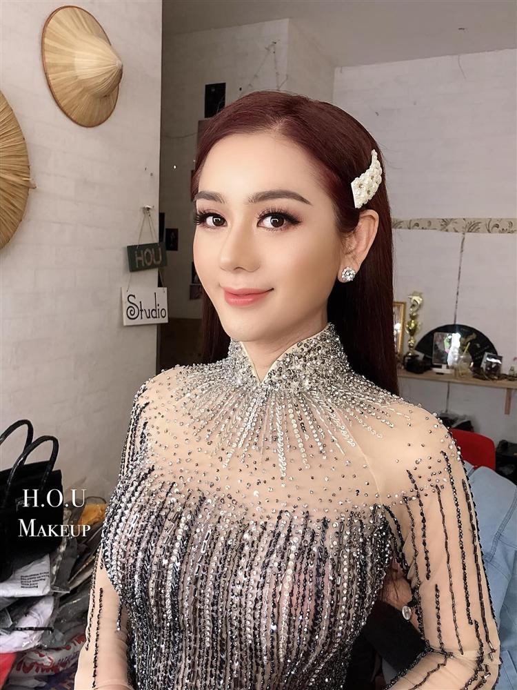 Lâm Khánh Chi xé hư đầm mới mua vì không biết mặc, ông xã cũng toát mồ hôi hột khi trợ giúp-9