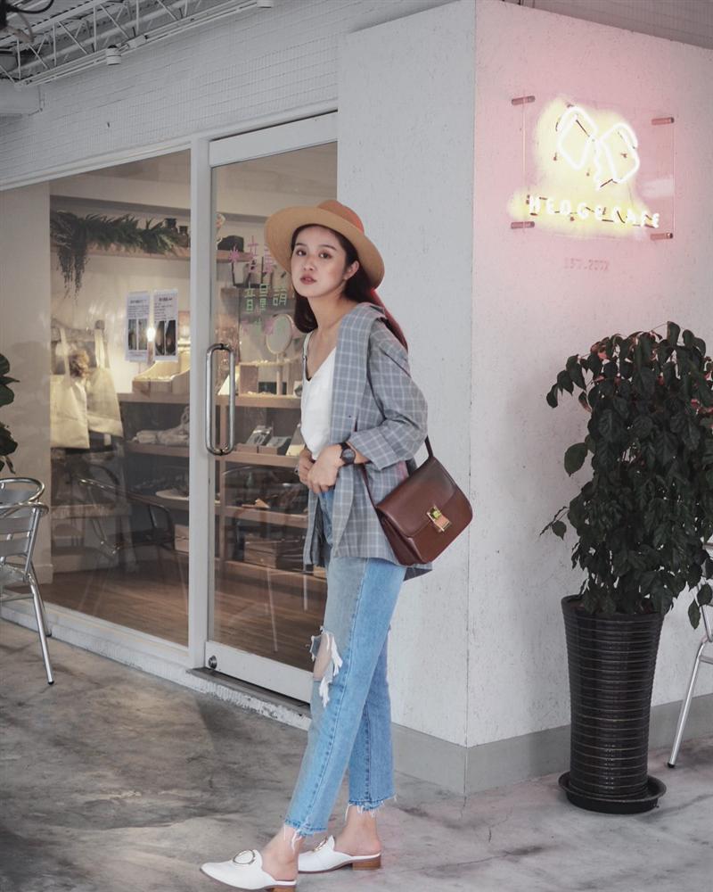 Phụ nữ Pháp mê nhất diện blazer kẻ mùa lạnh, nhìn vừa Tây lại sang xịn hết nấc-2