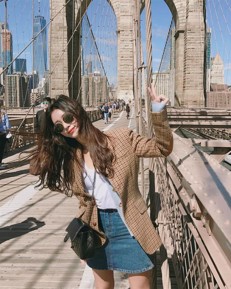 Phụ nữ Pháp mê nhất diện blazer kẻ mùa lạnh, nhìn vừa Tây lại sang xịn hết nấc-6