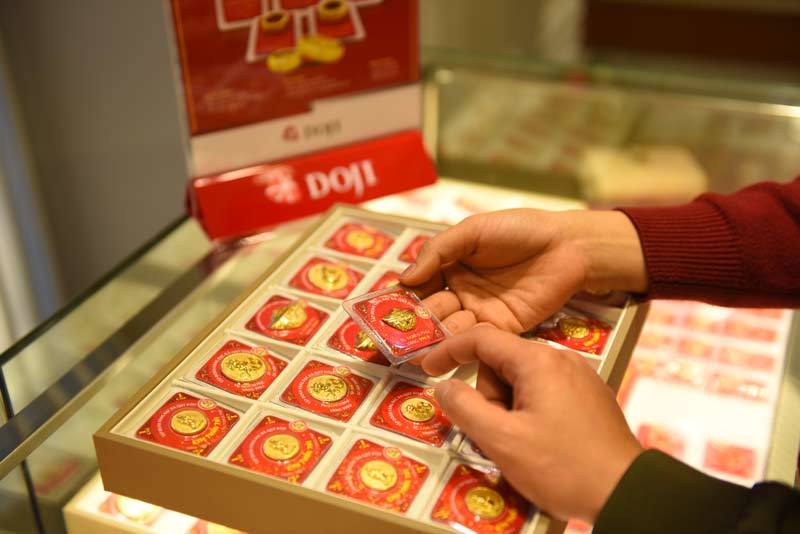 Giá vàng hôm nay 22/9: Lao dốc khi đồng USD tăng vọt-1